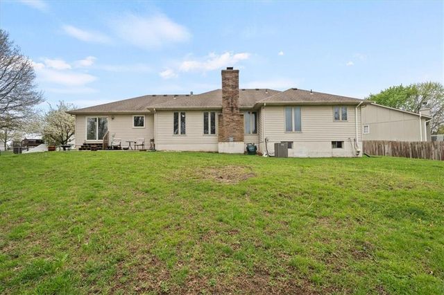 607 Horseshoe Drive, Pleasant Hill, MO 64080