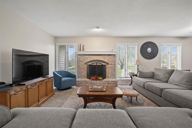 607 Horseshoe Drive, Pleasant Hill, MO 64080
