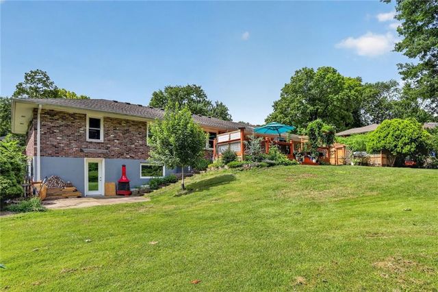 2400 W 103RD Street, Leawood, KS 66206