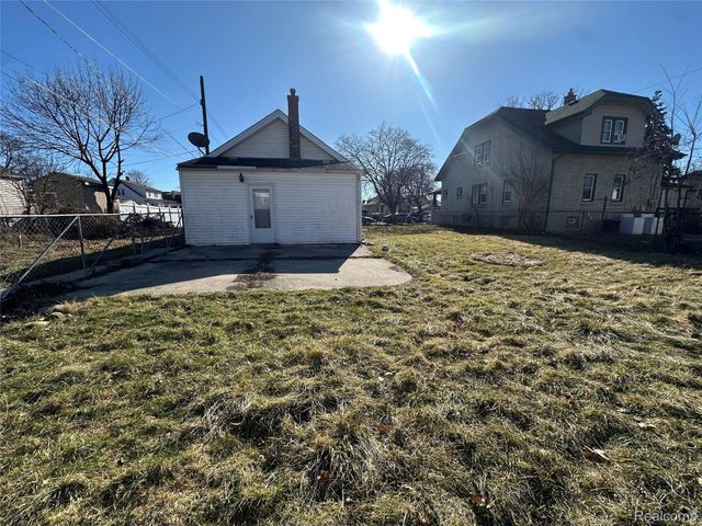 1524 Euclid Street, Lincoln Park, MI 48146