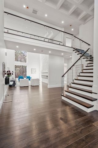 51 Plympton Rd, Sudbury, MA 01776