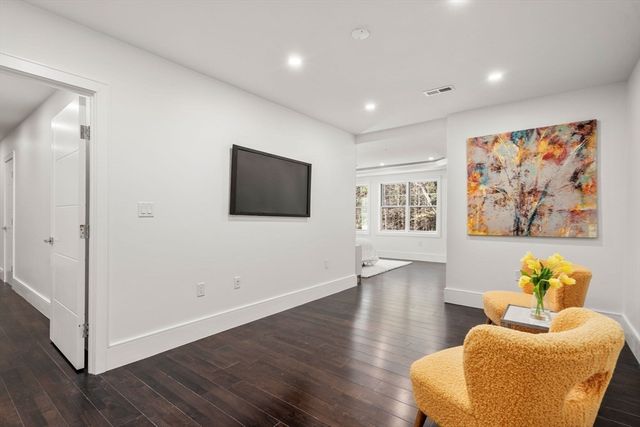 51 Plympton Rd, Sudbury, MA 01776