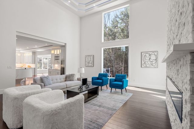 51 Plympton Rd, Sudbury, MA 01776