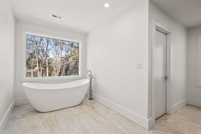 51 Plympton Rd, Sudbury, MA 01776