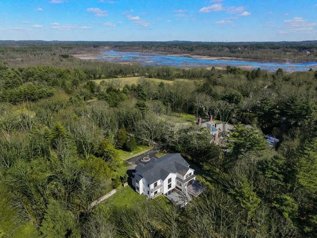 51 Plympton Rd, Sudbury, MA 01776