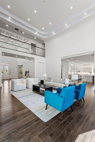 51 Plympton Rd, Sudbury, MA 01776