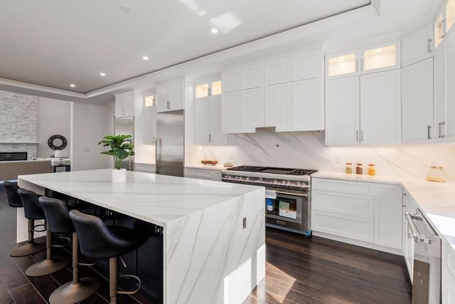 51 Plympton Rd, Sudbury, MA 01776