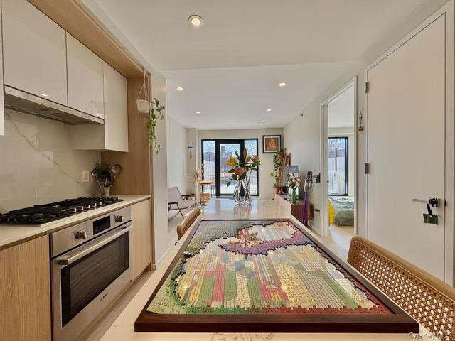 4022 61st Street 4H, Woodside, NY 11377