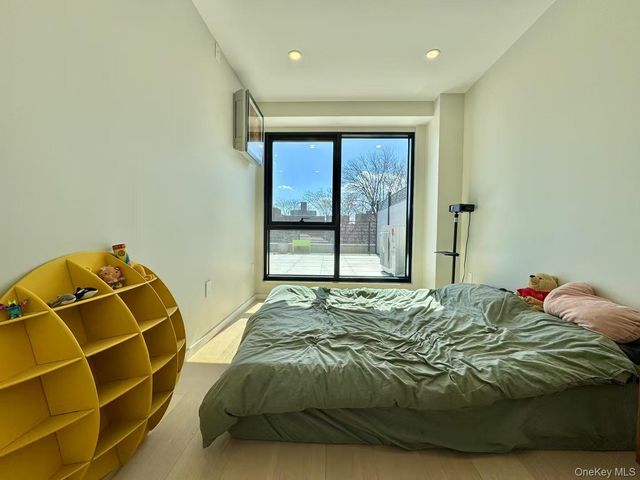 4022 61st Street 4H, Woodside, NY 11377
