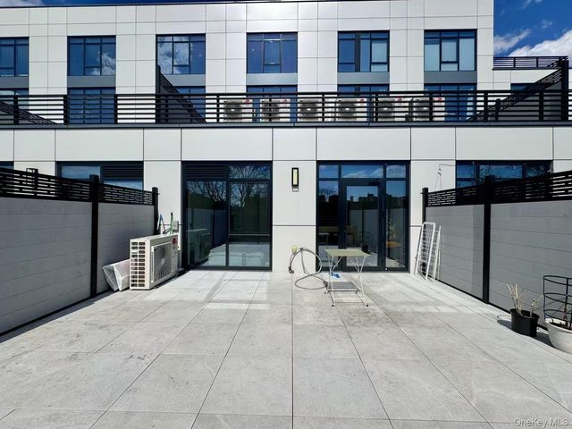 4022 61st Street 4H, Woodside, NY 11377