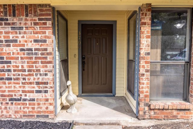 3700 Verlaine Drive, Carrollton, TX 75007