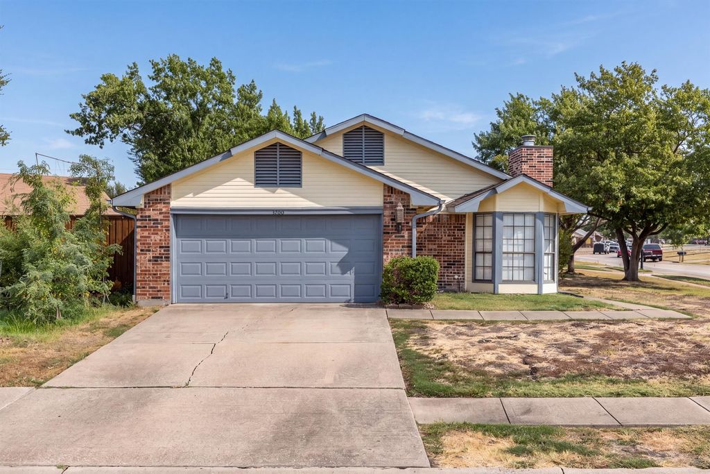 3700 Verlaine Drive, Carrollton, TX 75007