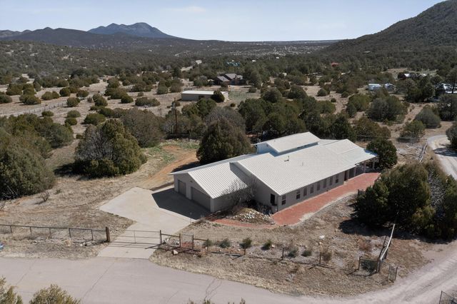 26 Juniper Hill Loop, Cedar Crest, NM 87008