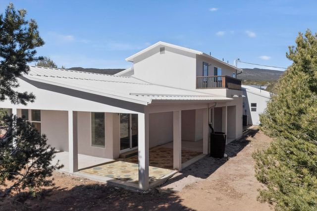 26 Juniper Hill Loop, Cedar Crest, NM 87008