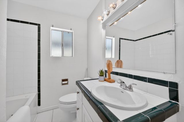 3459 37th St, Sacramento, CA 95817