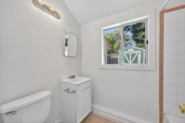 3459 37th St, Sacramento, CA 95817