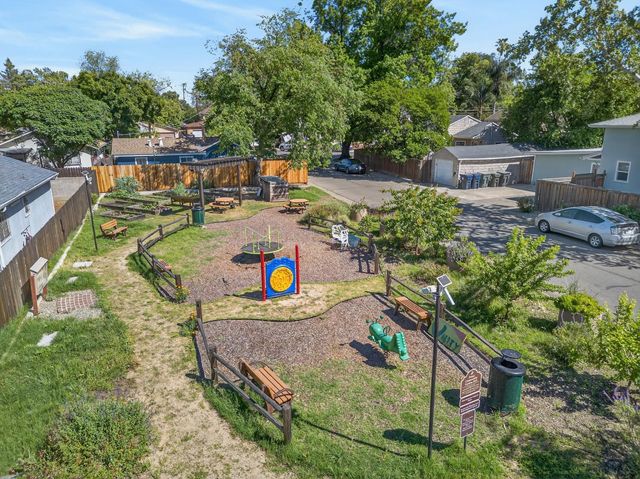 3459 37th St, Sacramento, CA 95817