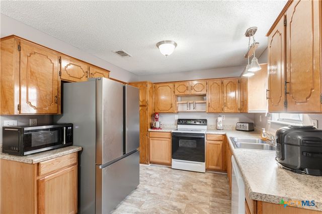 144 Jordan Loop, Nolanville, TX 76559