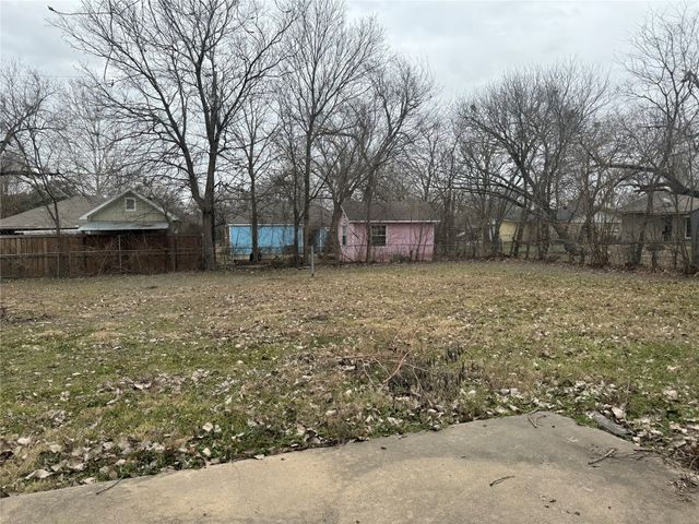 412 Coleman Street, Waxahachie, TX 75165