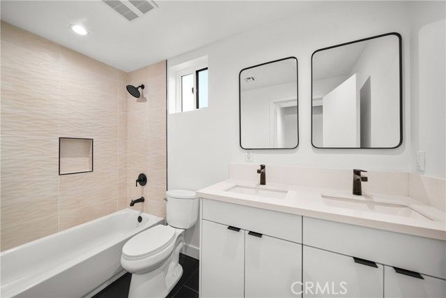 171 S Hoover, Los Angeles, CA 90004