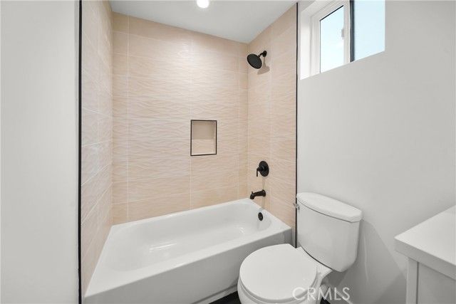 171 S Hoover, Los Angeles, CA 90004