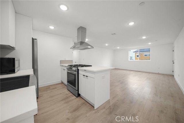 171 S Hoover, Los Angeles, CA 90004