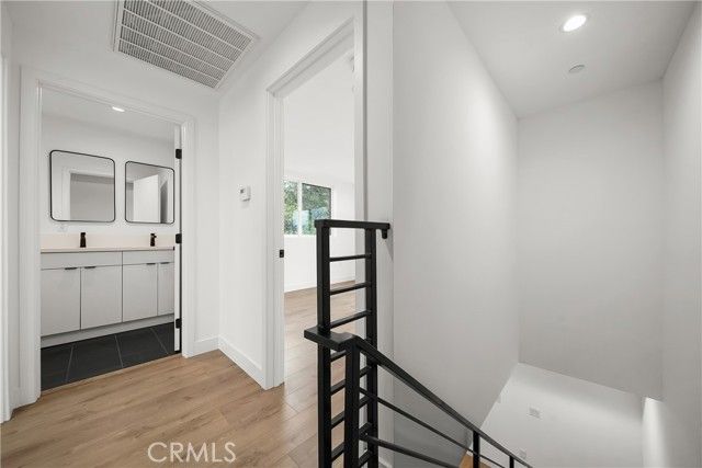 171 S Hoover, Los Angeles, CA 90004