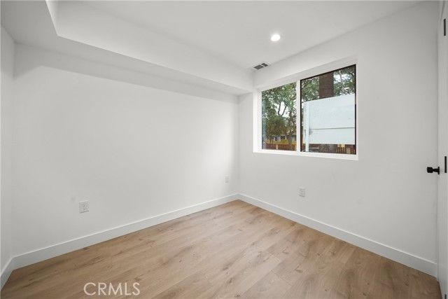 171 S Hoover, Los Angeles, CA 90004