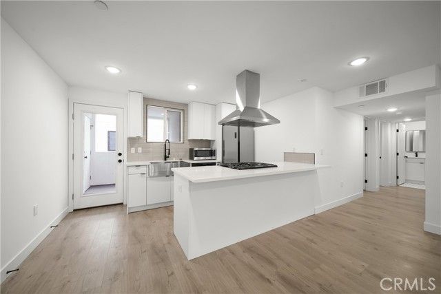 171 S Hoover, Los Angeles, CA 90004