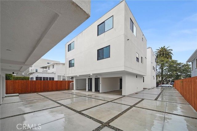 171 S Hoover, Los Angeles, CA 90004