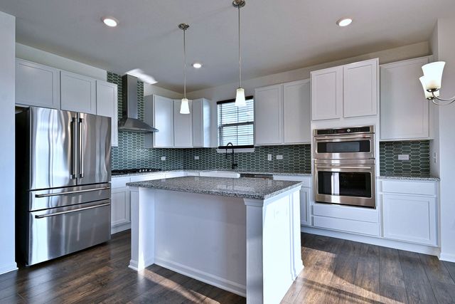 311 Dennis Lane, Oswego, IL 60543