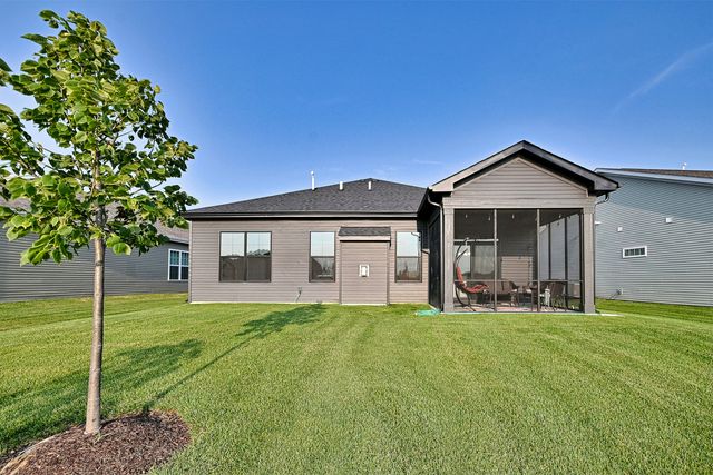 311 Dennis Lane, Oswego, IL 60543