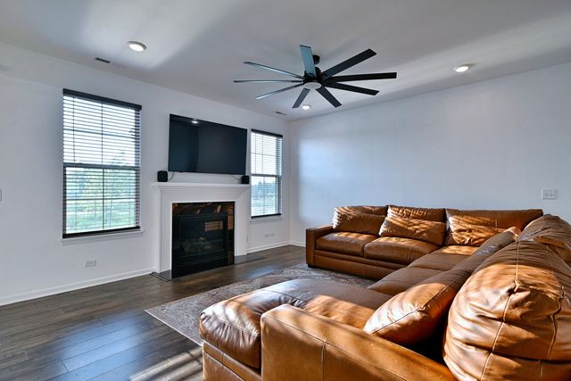311 Dennis Lane, Oswego, IL 60543