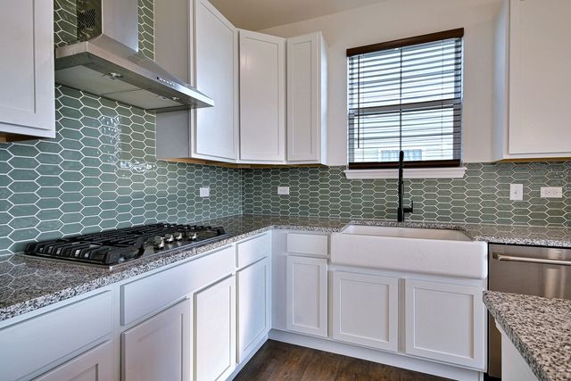 311 Dennis Lane, Oswego, IL 60543