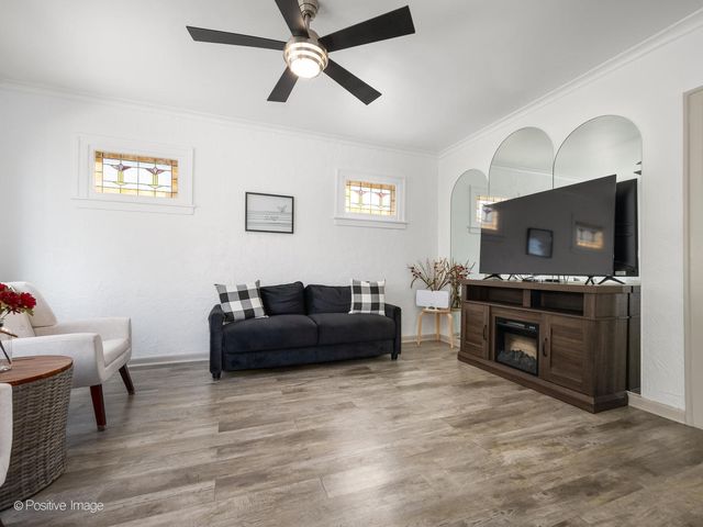 2710 N 74th Avenue N, Elmwood Park, IL 60707