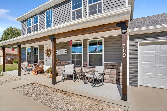 709 Valley Lane, Stockton, MO 65785