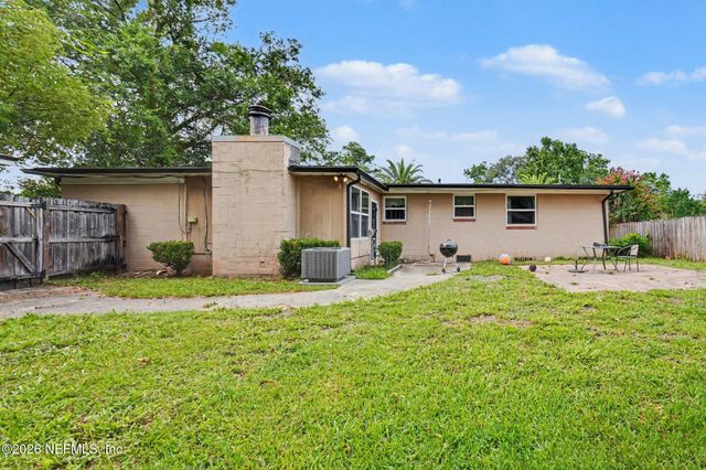 4626 BURGUNDY Road N, Jacksonville, FL 32210
