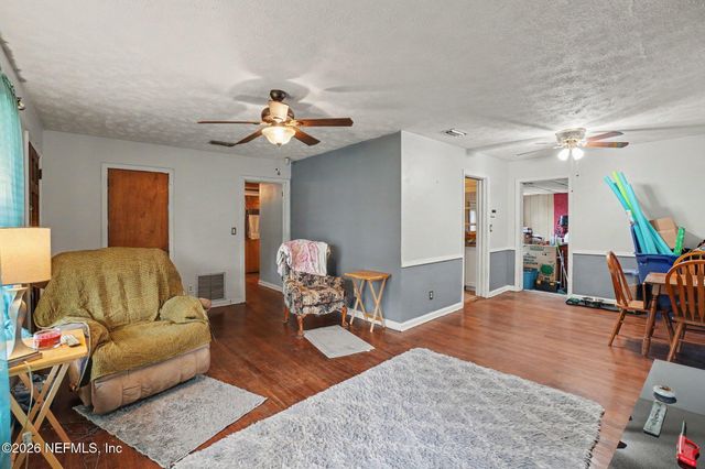 4626 BURGUNDY Road N, Jacksonville, FL 32210