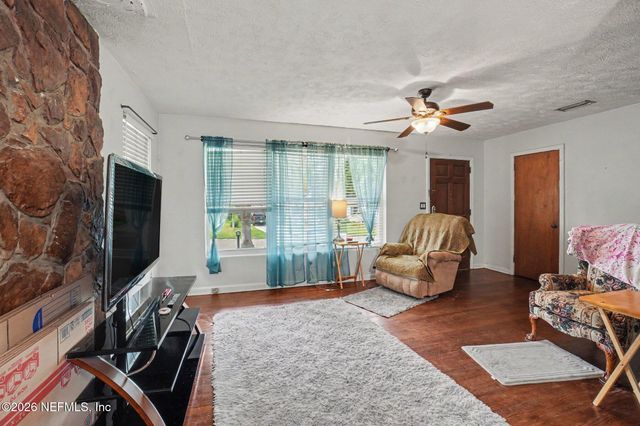 4626 BURGUNDY Road N, Jacksonville, FL 32210