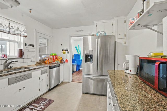 4626 BURGUNDY Road N, Jacksonville, FL 32210