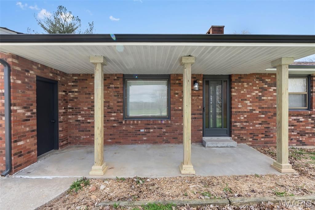 Image 2 of property listing at 5569 State Highway 72, Jackson, MO 63755