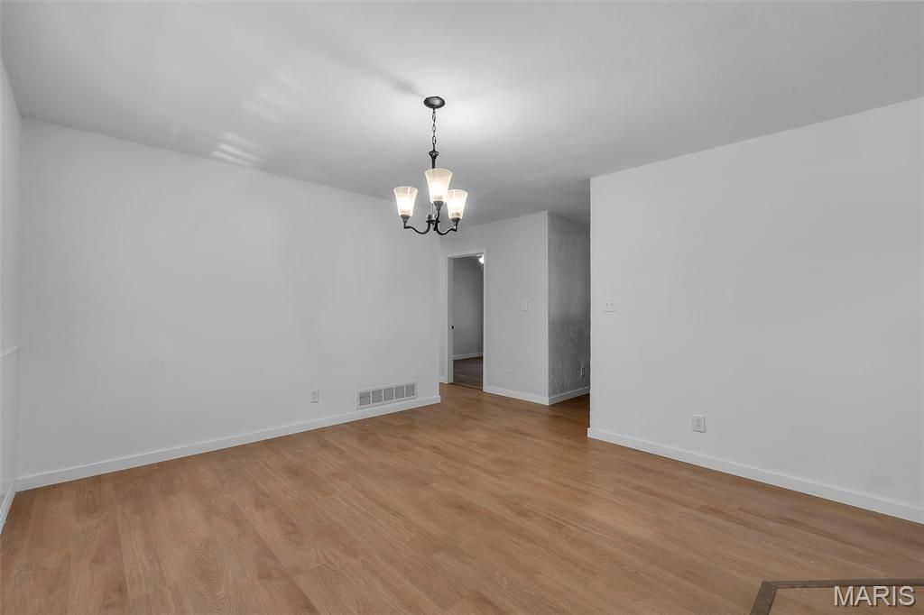 Image 12 of property listing at 5569 State Highway 72, Jackson, MO 63755