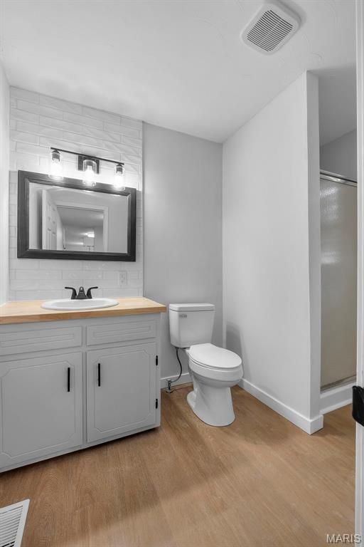 Image 19 of property listing at 5569 State Highway 72, Jackson, MO 63755