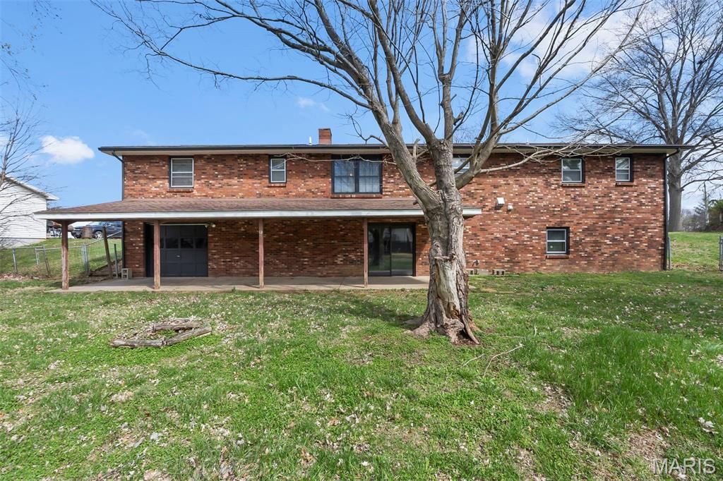 Image 7 of property listing at 5569 State Highway 72, Jackson, MO 63755