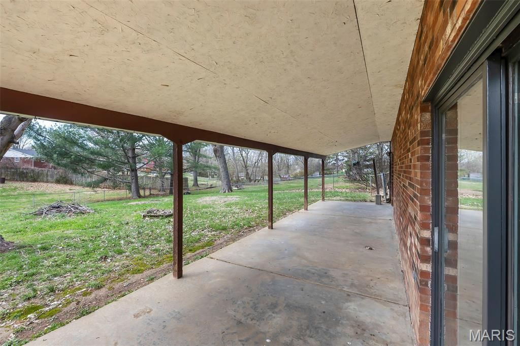 Image 8 of property listing at 5569 State Highway 72, Jackson, MO 63755