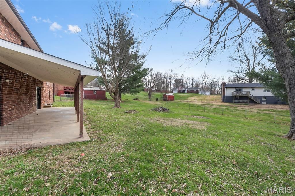 Image 9 of property listing at 5569 State Highway 72, Jackson, MO 63755