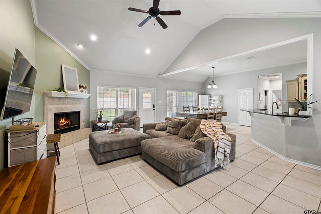 618 Huntwick Ln, Tyler, TX 75703