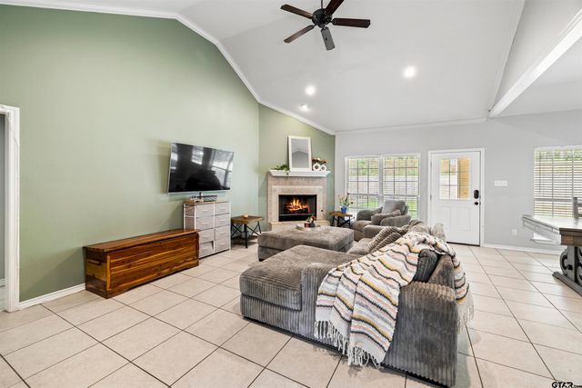 618 Huntwick Ln, Tyler, TX 75703