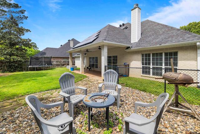 618 Huntwick Ln, Tyler, TX 75703