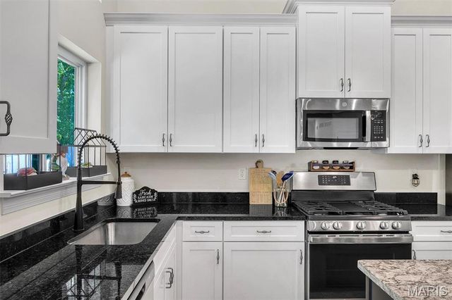 584 Lakewood Drive, Moscow Mills, MO 63362